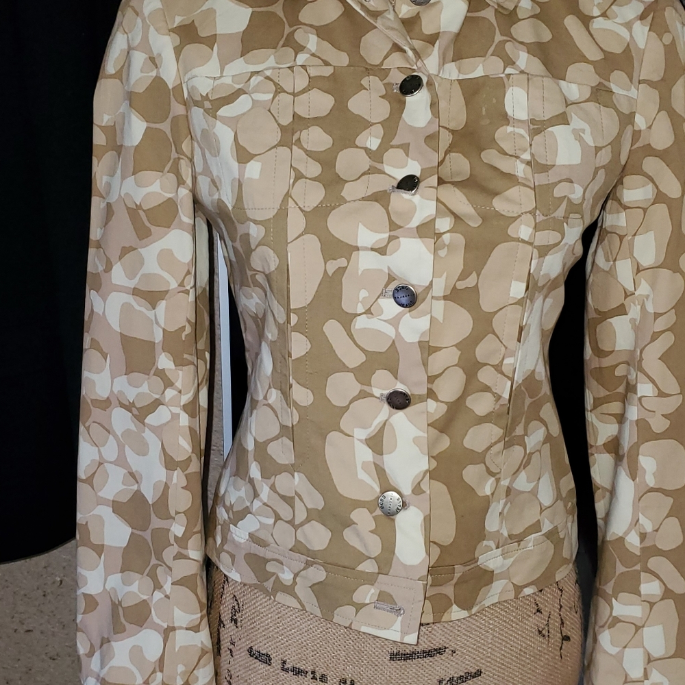 Buttons Jacket - image 4